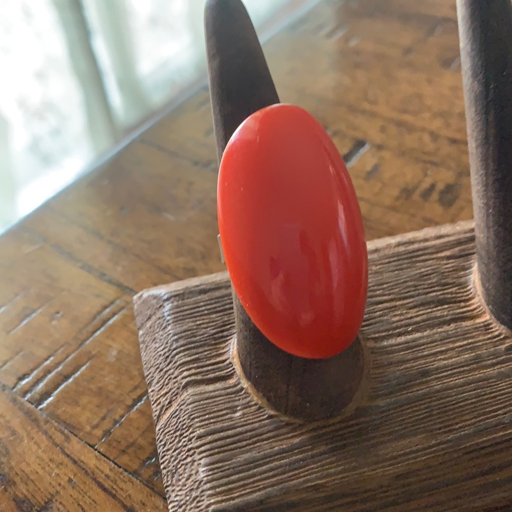 Vintage acrylic orange adjustable ring

💕 Mix & Match Accessory Sale 💕